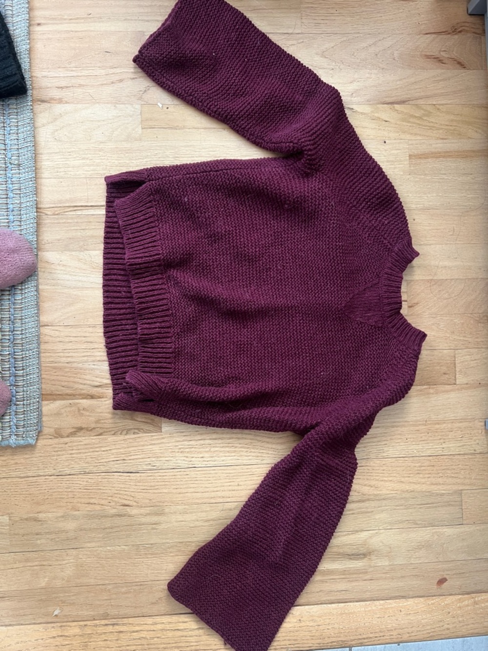 Women's Crewneck Fisherman Knit Sweater - Burgundy